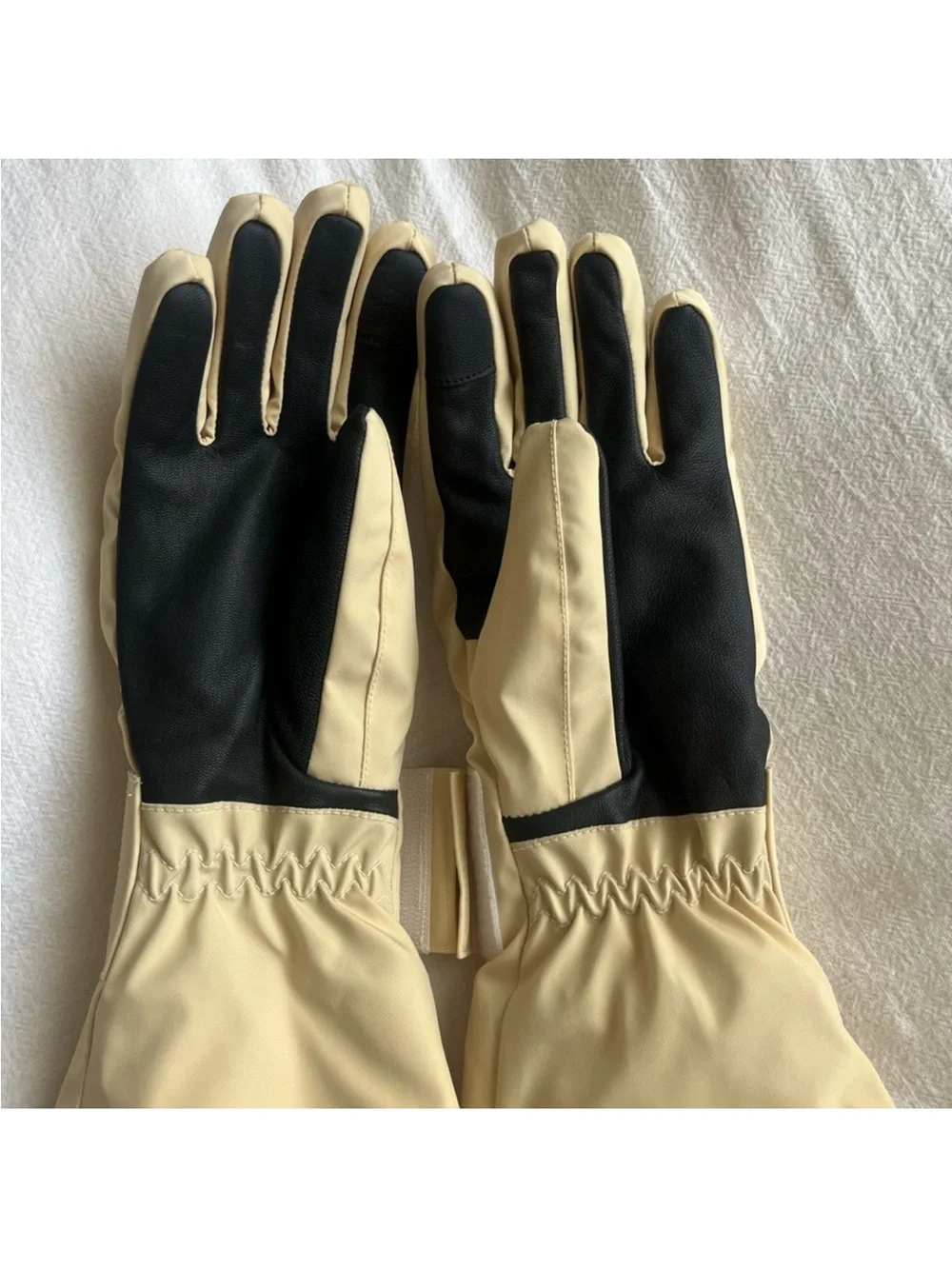 Fendi Beige Embossed Logo Ski Gloves